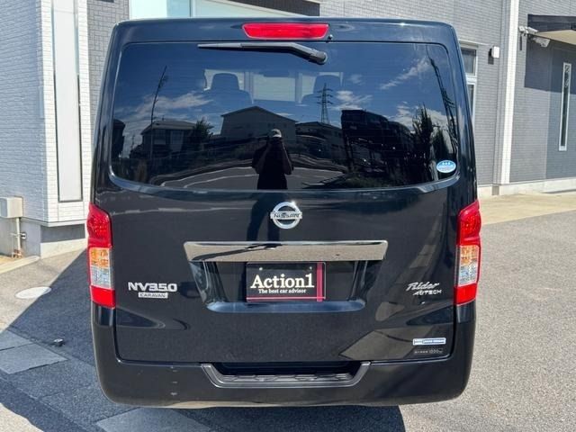 NISSAN NV350 CARAVAN 2017