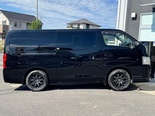 NISSAN NV350 CARAVAN 2017