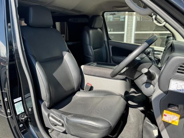 NISSAN NV350 CARAVAN 2017