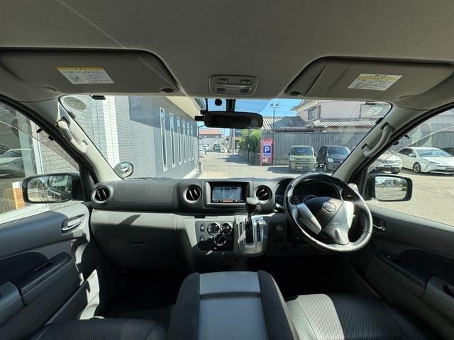 NISSAN NV350 CARAVAN 2017