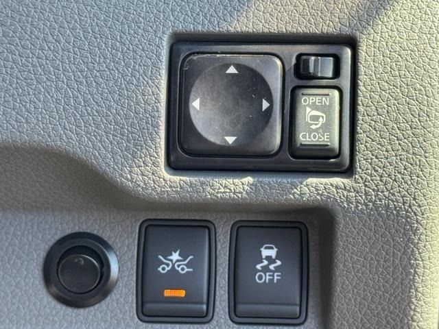 NISSAN NV350 CARAVAN 2017