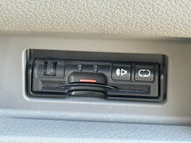 NISSAN NV350 CARAVAN 2017