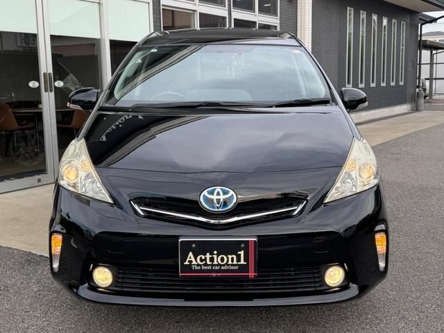 TOYOTA PRIUS Alpha 2014