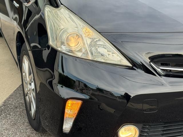 TOYOTA PRIUS Alpha 2014