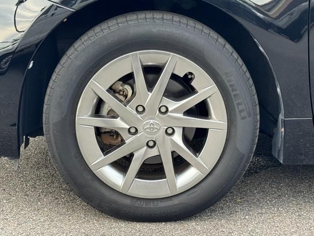 TOYOTA PRIUS Alpha 2014