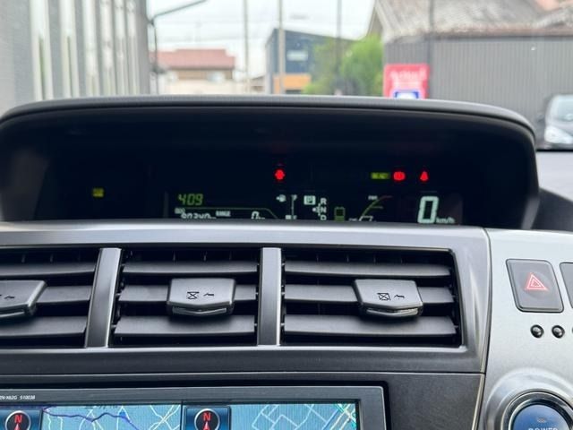 TOYOTA PRIUS Alpha 2014