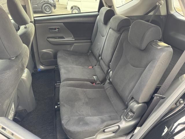 TOYOTA PRIUS Alpha 2014