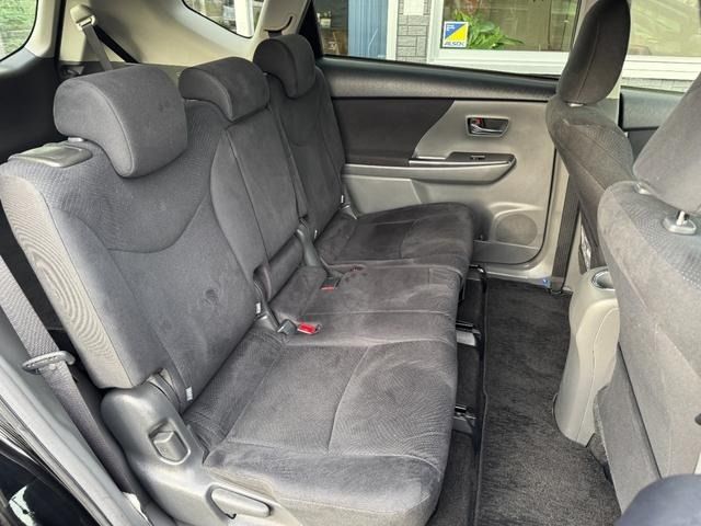 TOYOTA PRIUS Alpha 2014