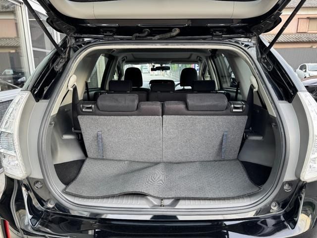 TOYOTA PRIUS Alpha 2014