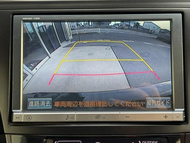 TOYOTA PRIUS Alpha 2014