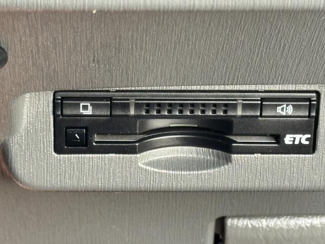 TOYOTA PRIUS Alpha 2014