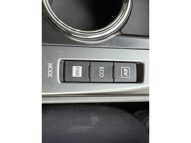 TOYOTA PRIUS Alpha 2014