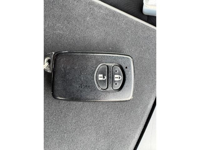 TOYOTA PRIUS Alpha 2014