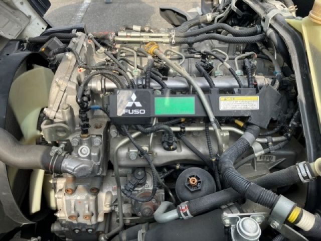 MITSUBISHI CANTER 2015