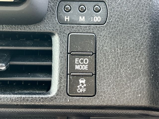 TOYOTA VOXY 4WD 2015