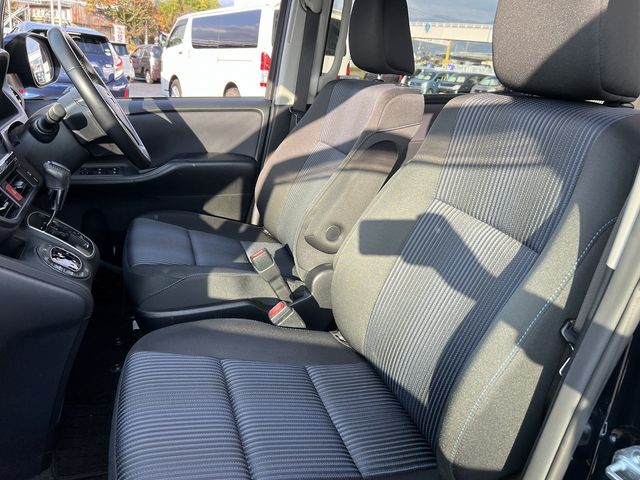 TOYOTA VOXY 4WD 2015