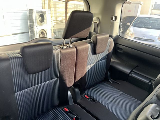 TOYOTA VOXY 4WD 2015