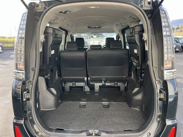 TOYOTA VOXY 4WD 2015