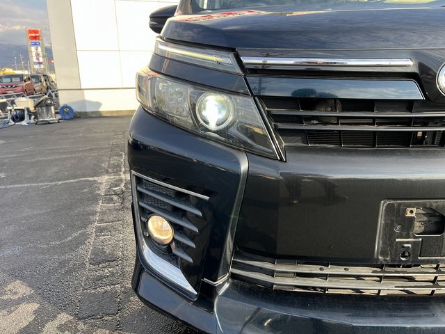 TOYOTA VOXY 4WD 2015