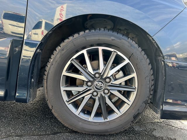 TOYOTA VOXY 4WD 2015