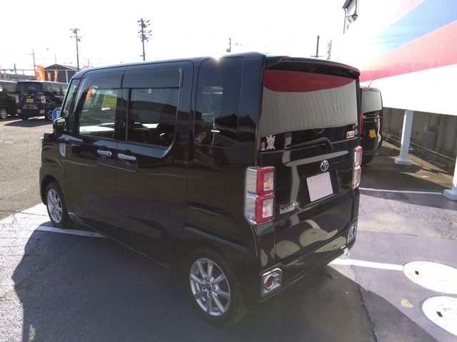 TOYOTA PIXIS MEGA 2018