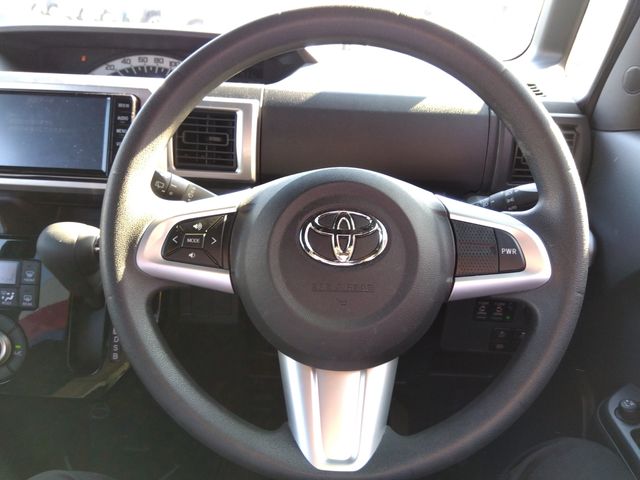 TOYOTA PIXIS MEGA 2018