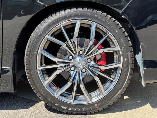 TOYOTA VOXY HYBRID 2015