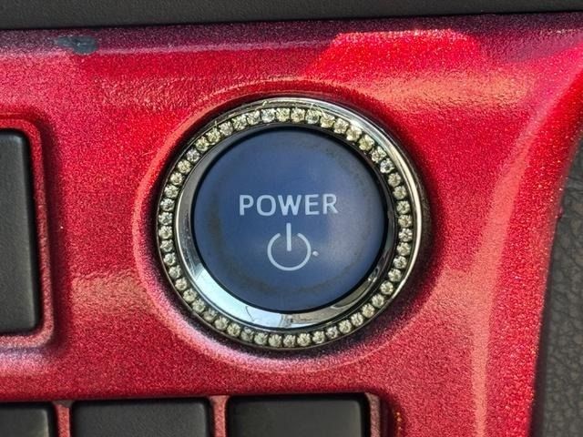 TOYOTA VOXY HYBRID 2015