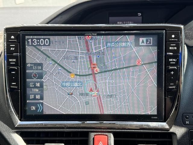 TOYOTA VOXY HYBRID 2015