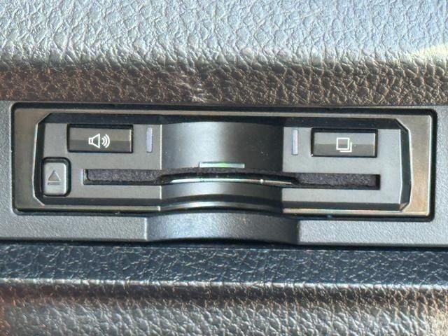 TOYOTA VOXY HYBRID 2015