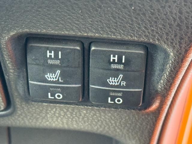 TOYOTA VOXY HYBRID 2015