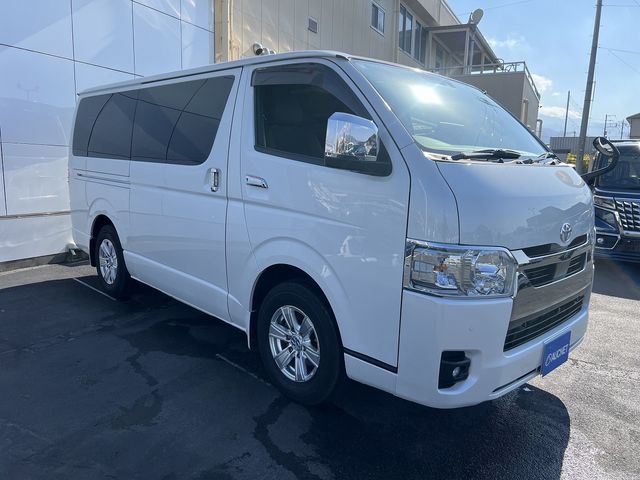TOYOTA HIACE van 4WD 2022