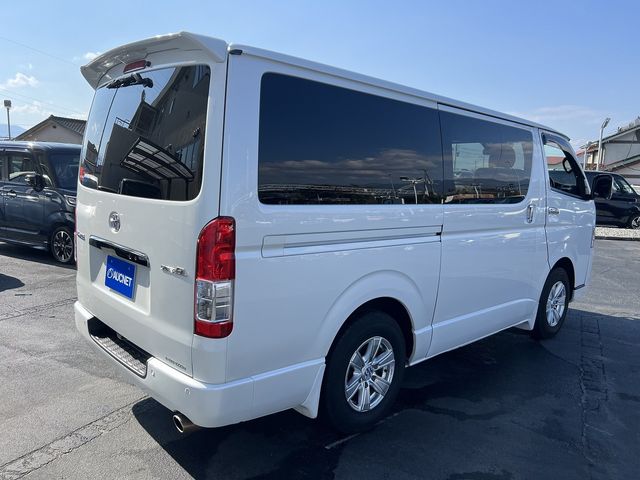 TOYOTA HIACE van 4WD 2022