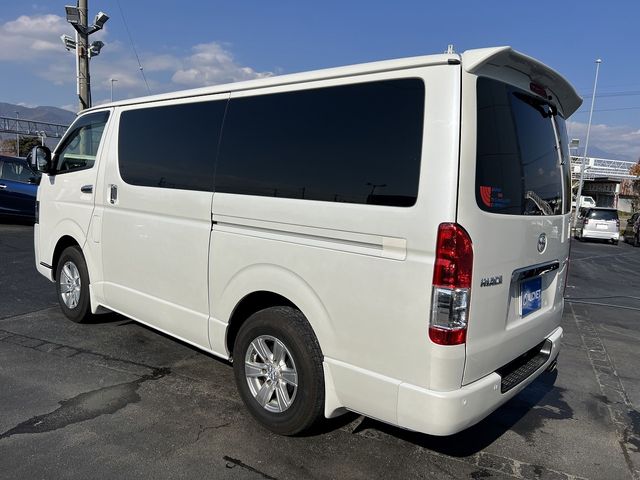 TOYOTA HIACE van 4WD 2022