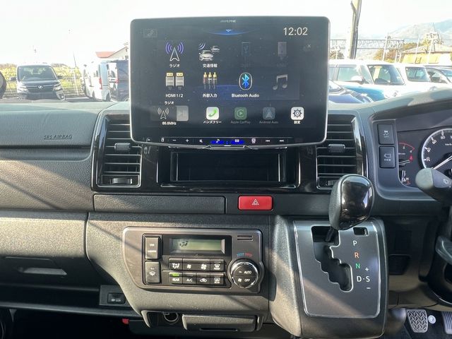 TOYOTA HIACE van 4WD 2022