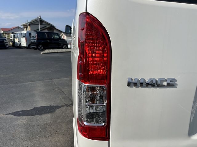 TOYOTA HIACE van 4WD 2022