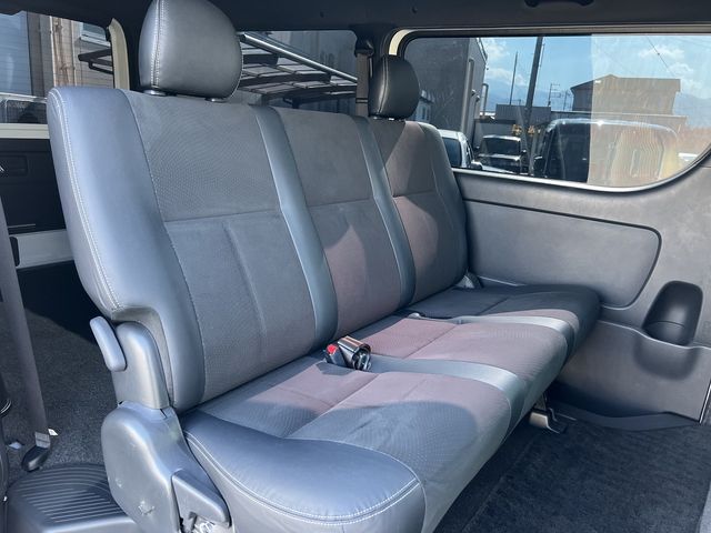 TOYOTA HIACE van 4WD 2022