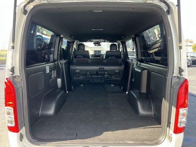 TOYOTA HIACE van 4WD 2022