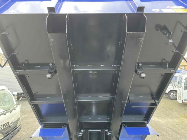 MITSUBISHI CANTER 2013