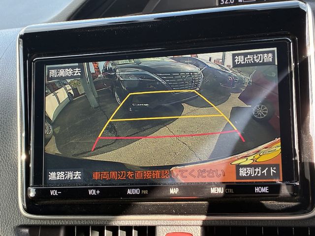 TOYOTA NOAH 4WD 2019