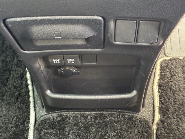 TOYOTA NOAH 4WD 2019