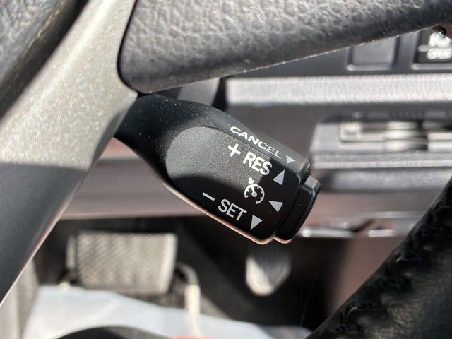 TOYOTA NOAH 4WD 2019