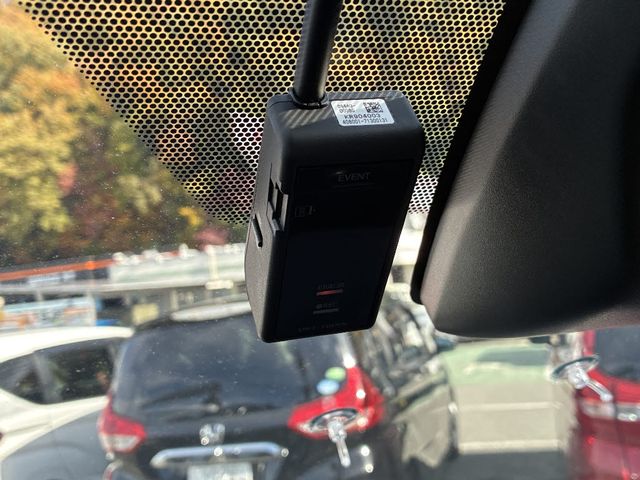 TOYOTA NOAH 4WD 2019