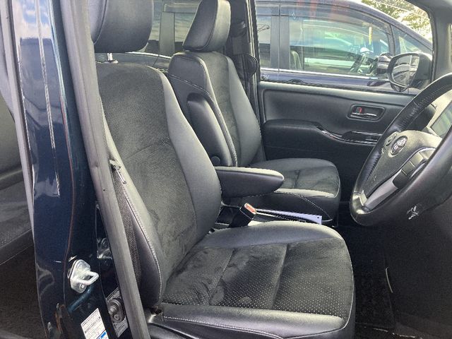 TOYOTA VOXY 4WD 2020