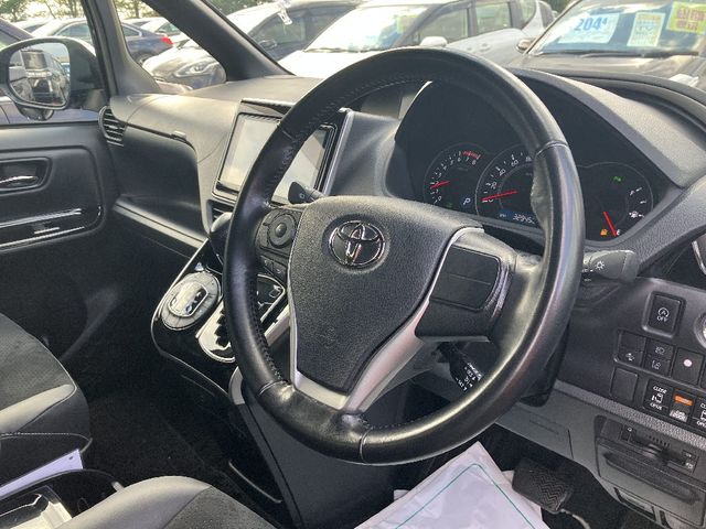 TOYOTA VOXY 4WD 2020