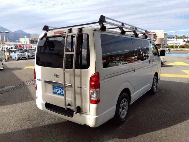 TOYOTA HIACE van 4WD 2022