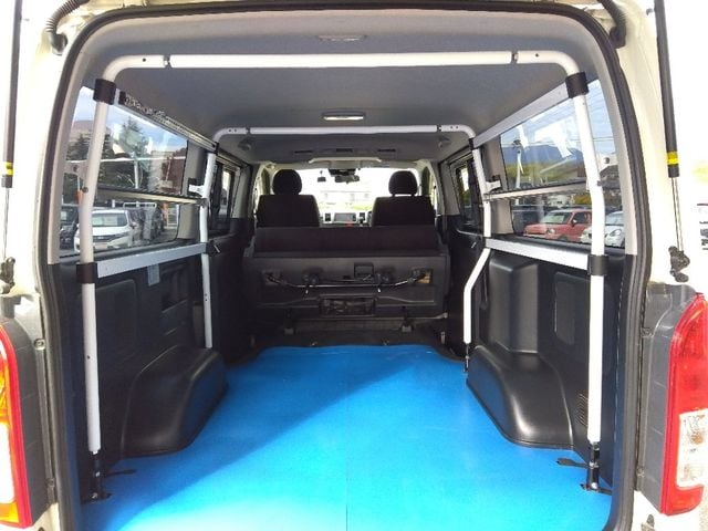 TOYOTA HIACE van 4WD 2022