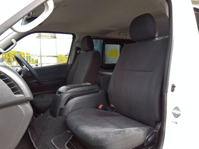 TOYOTA HIACE van 4WD 2022