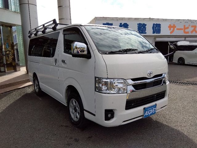 TOYOTA HIACE van 4WD 2022