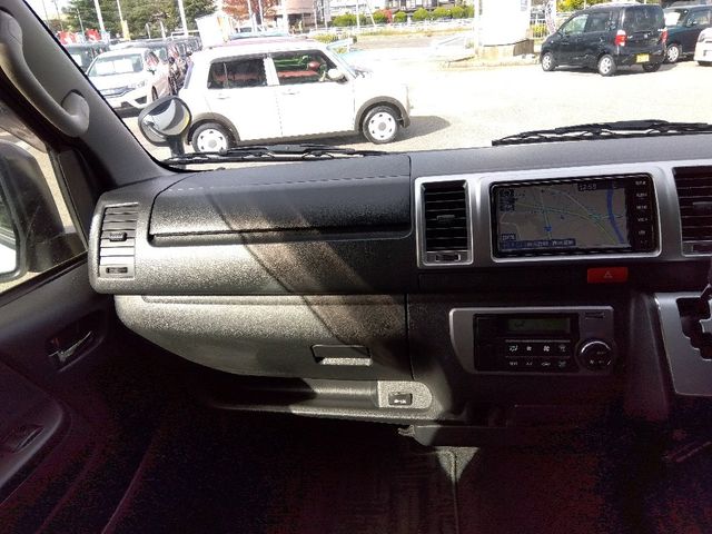 TOYOTA HIACE van 4WD 2022